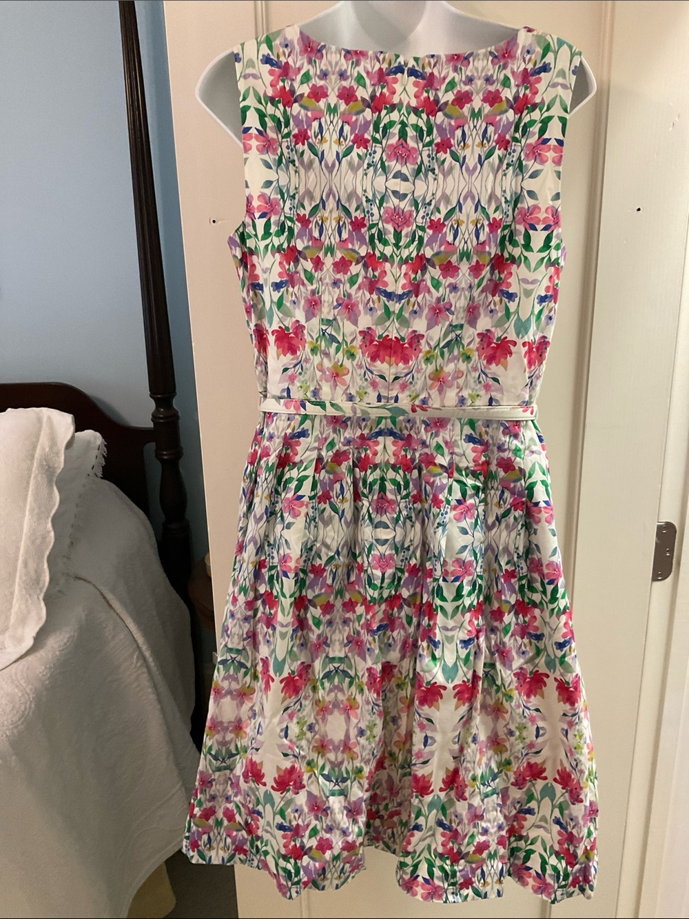 Talbots size 10P Rose Garden cotton/spandex sleeveless floral dress. - Picture 3 of 7